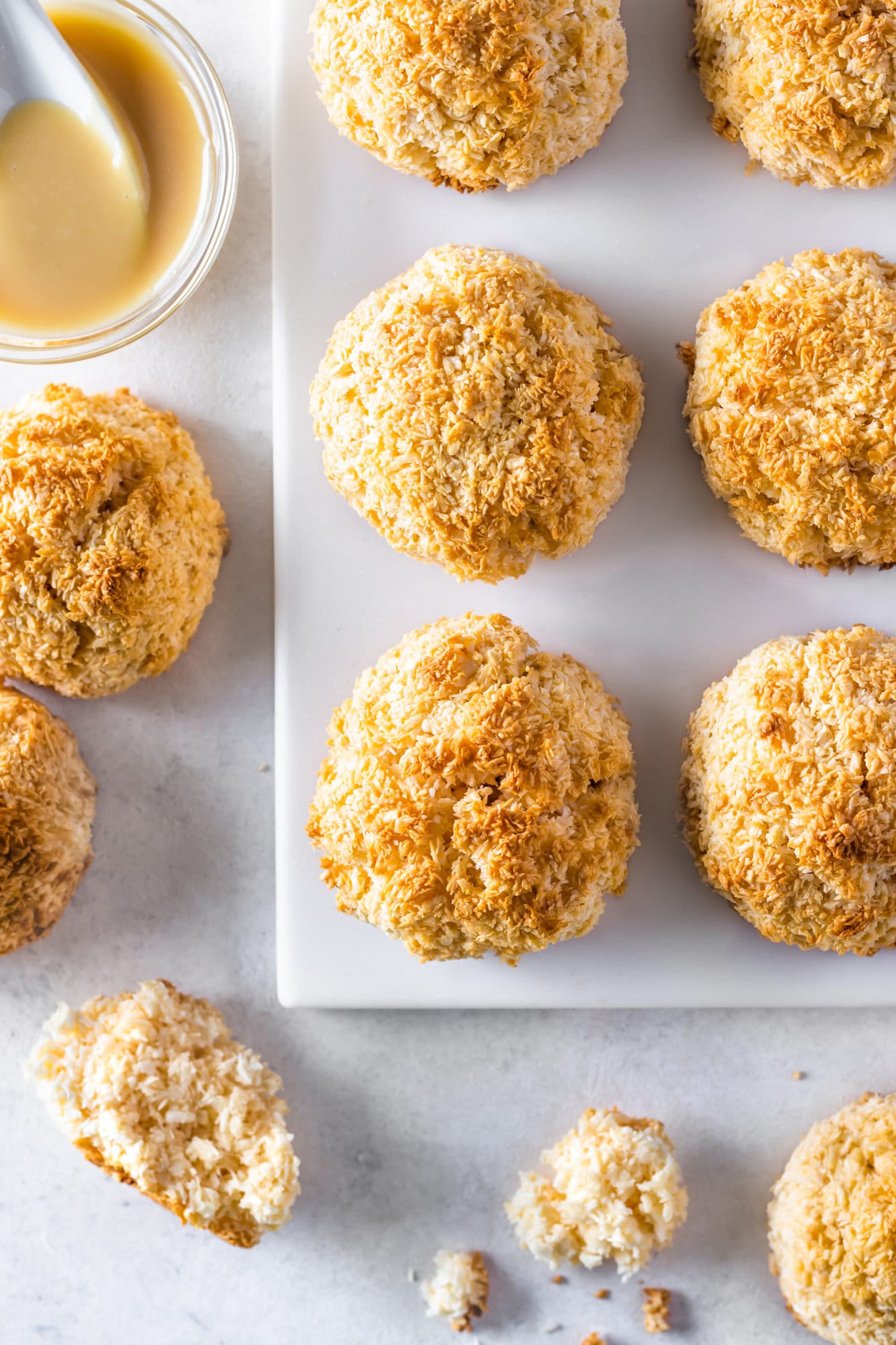 Baked coconut macaroons.