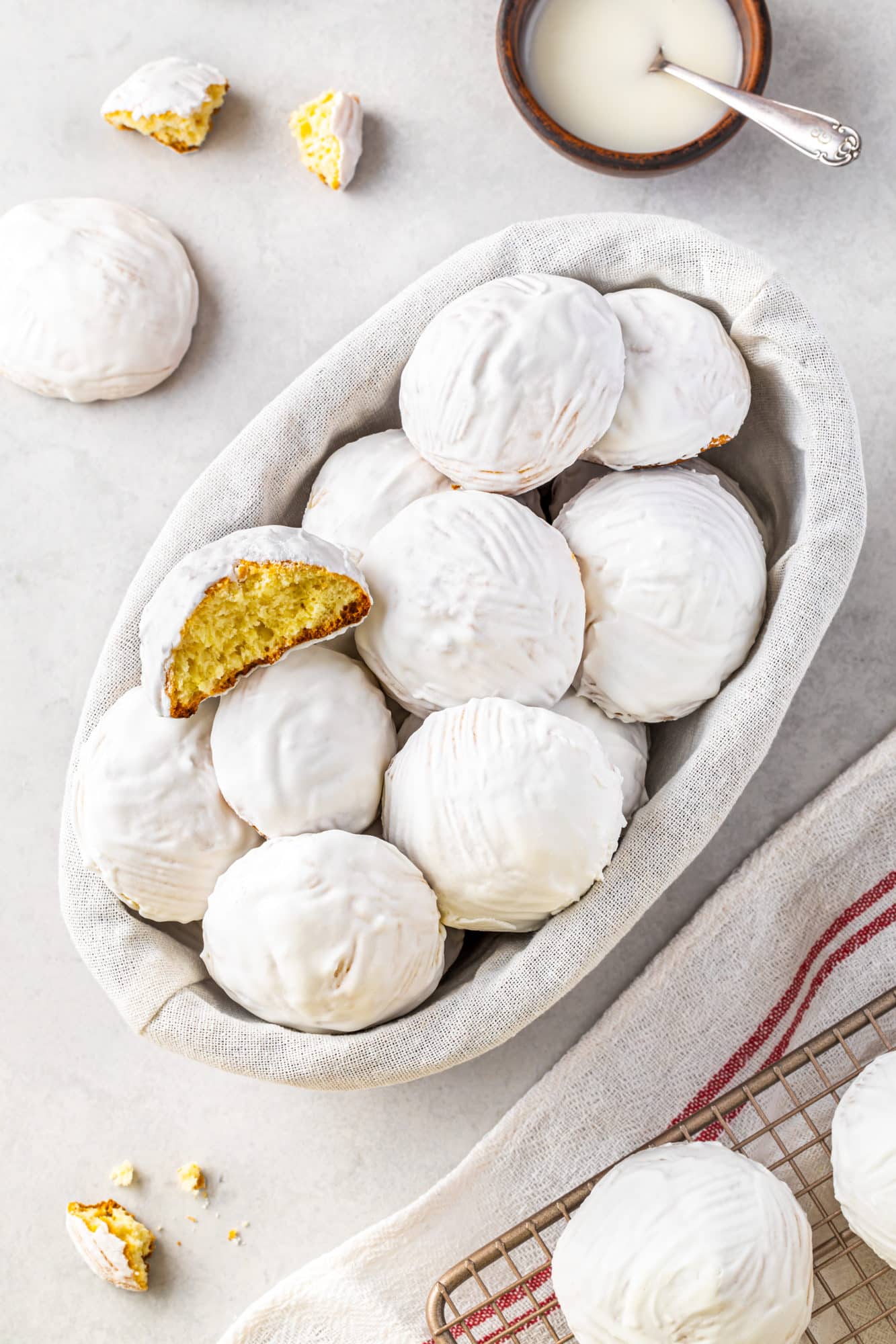 cookies in a bowl resting on a towel.