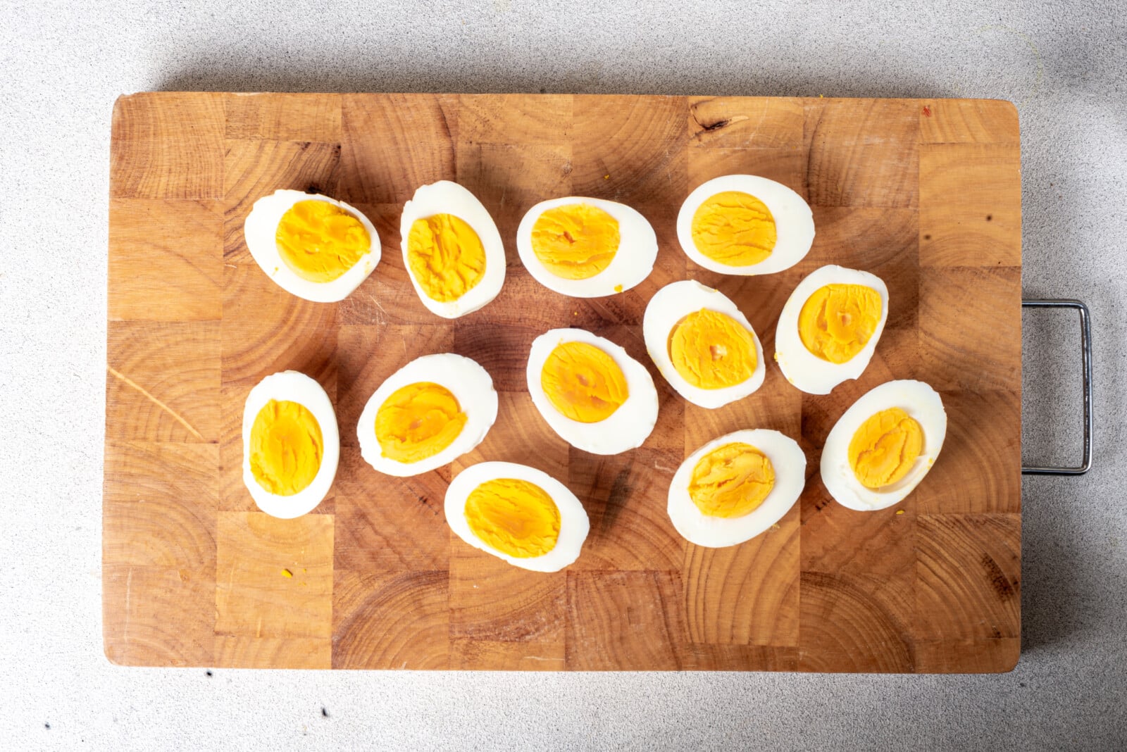 sliced boiled eggs